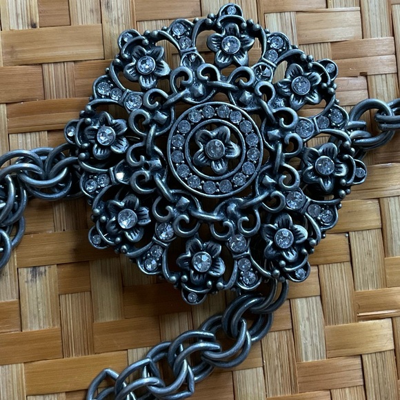 Silver chain belt round medallion with crystals metal 90’s y2k - Picture 4 of 15